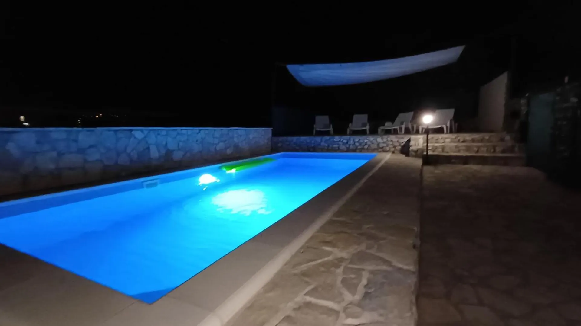 Marta II Your Holiday Home In Seget Center 特罗吉尔